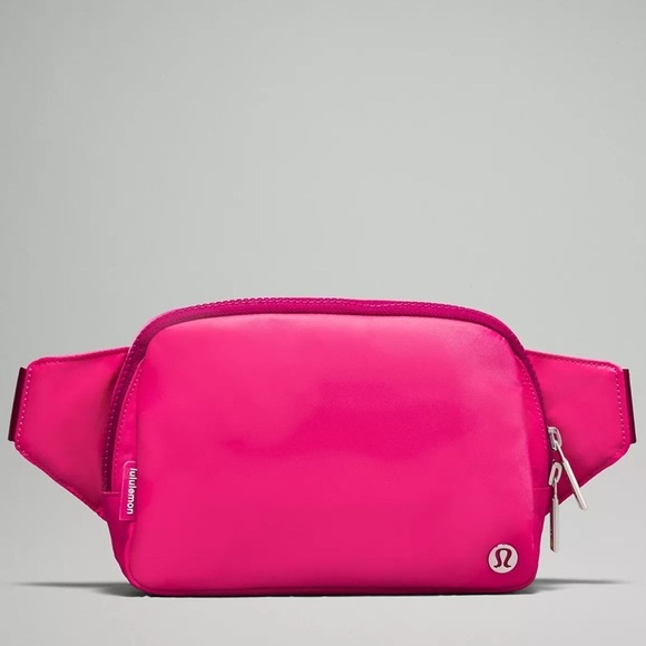 Lululemon Everywhere Belt Bag Raspberry Coulis Wild Berry Large 2L NWT - Picture 1 of 6